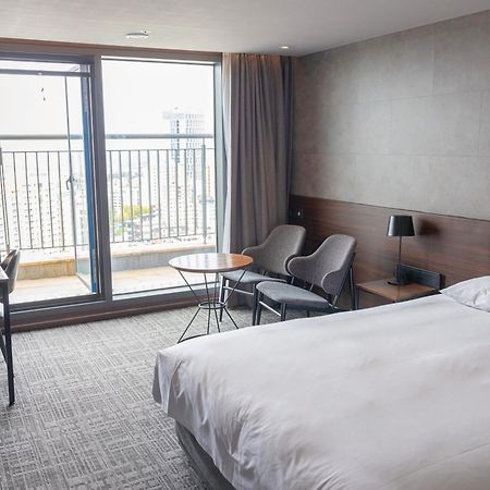Hotel With City جيجو المظهر الخارجي الصورة