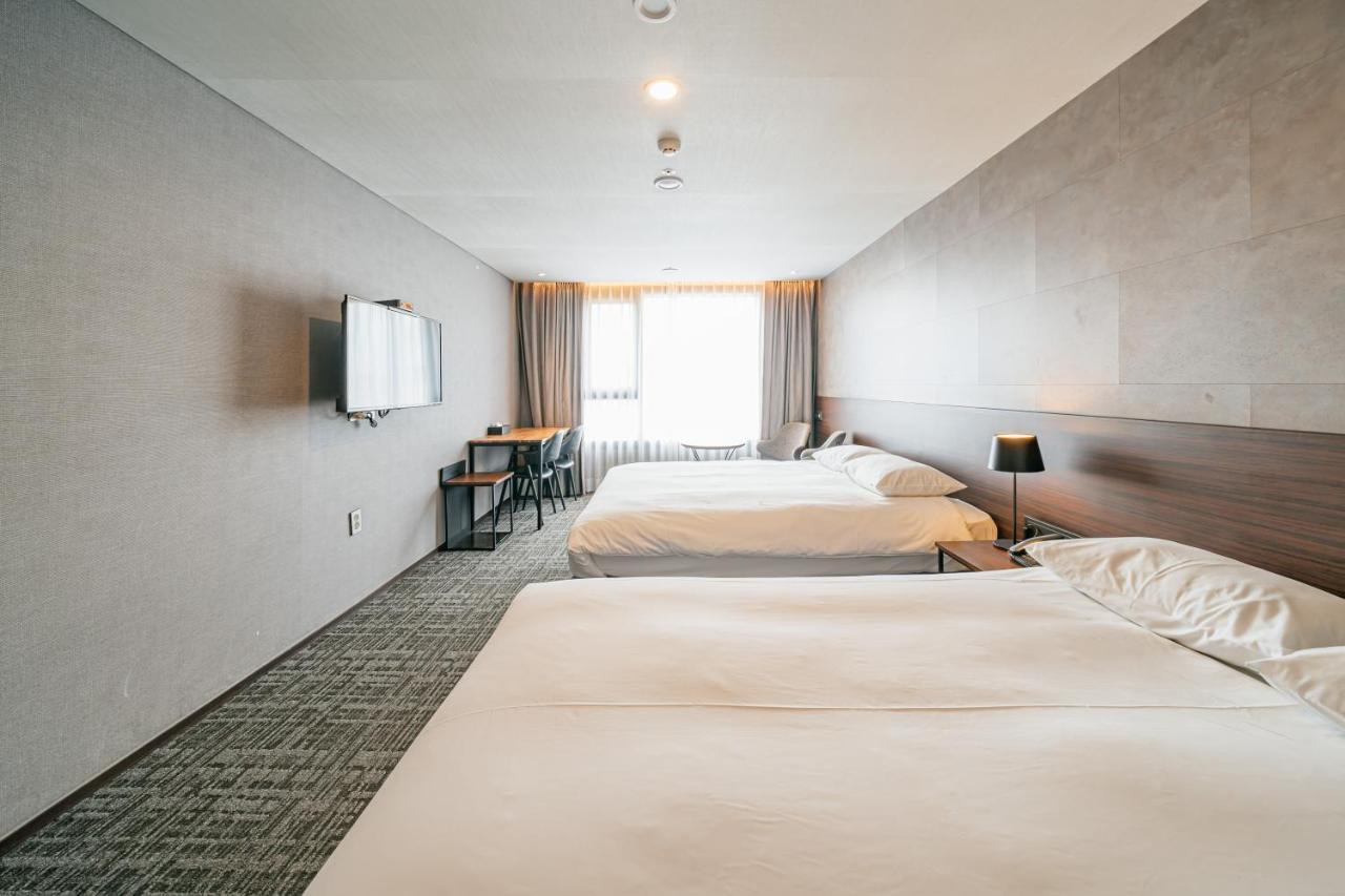 Hotel With City جيجو المظهر الخارجي الصورة