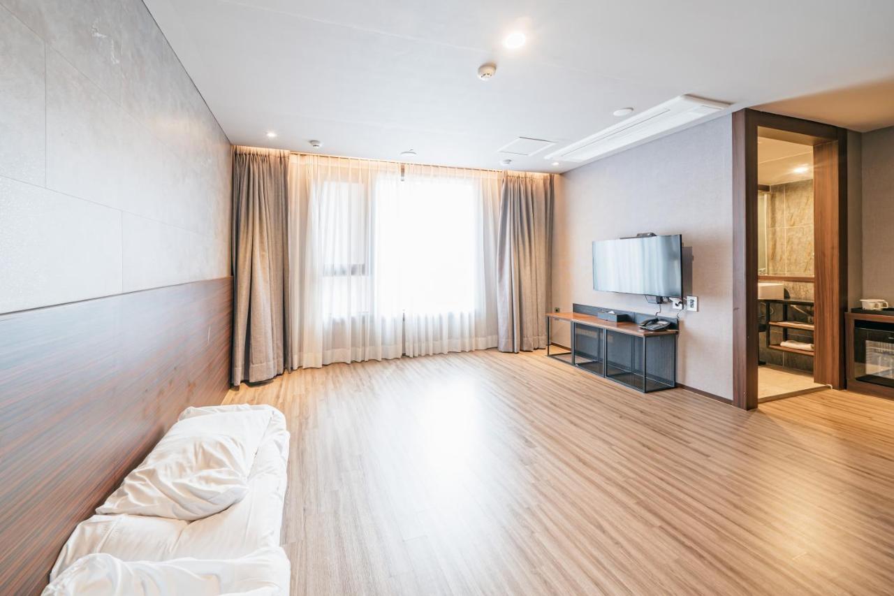 Hotel With City جيجو المظهر الخارجي الصورة
