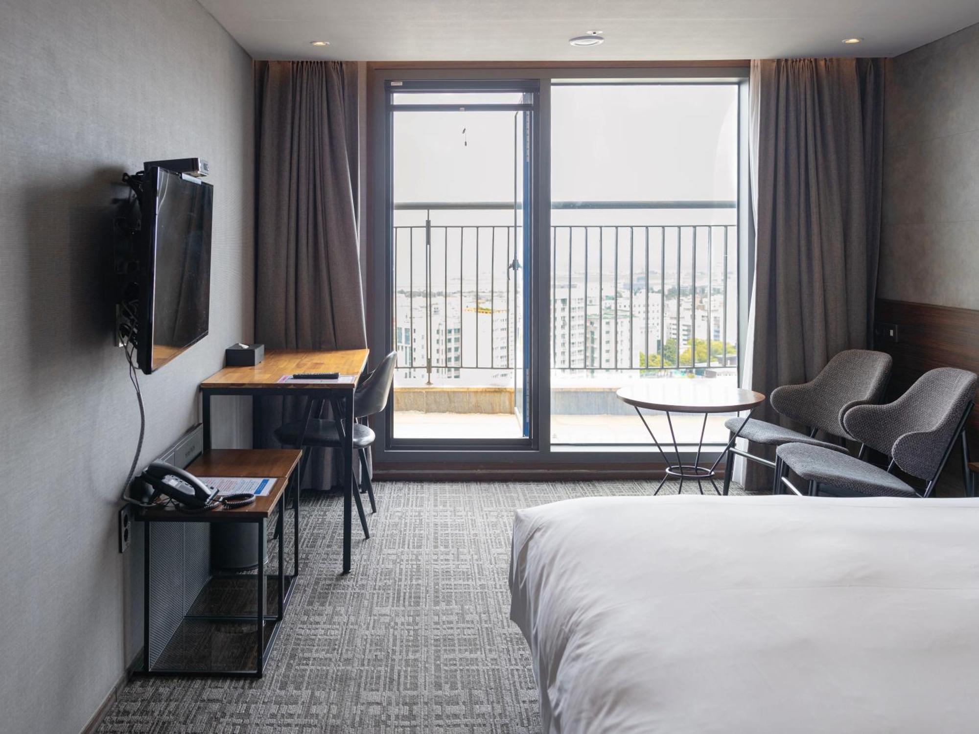 Hotel With City جيجو المظهر الخارجي الصورة